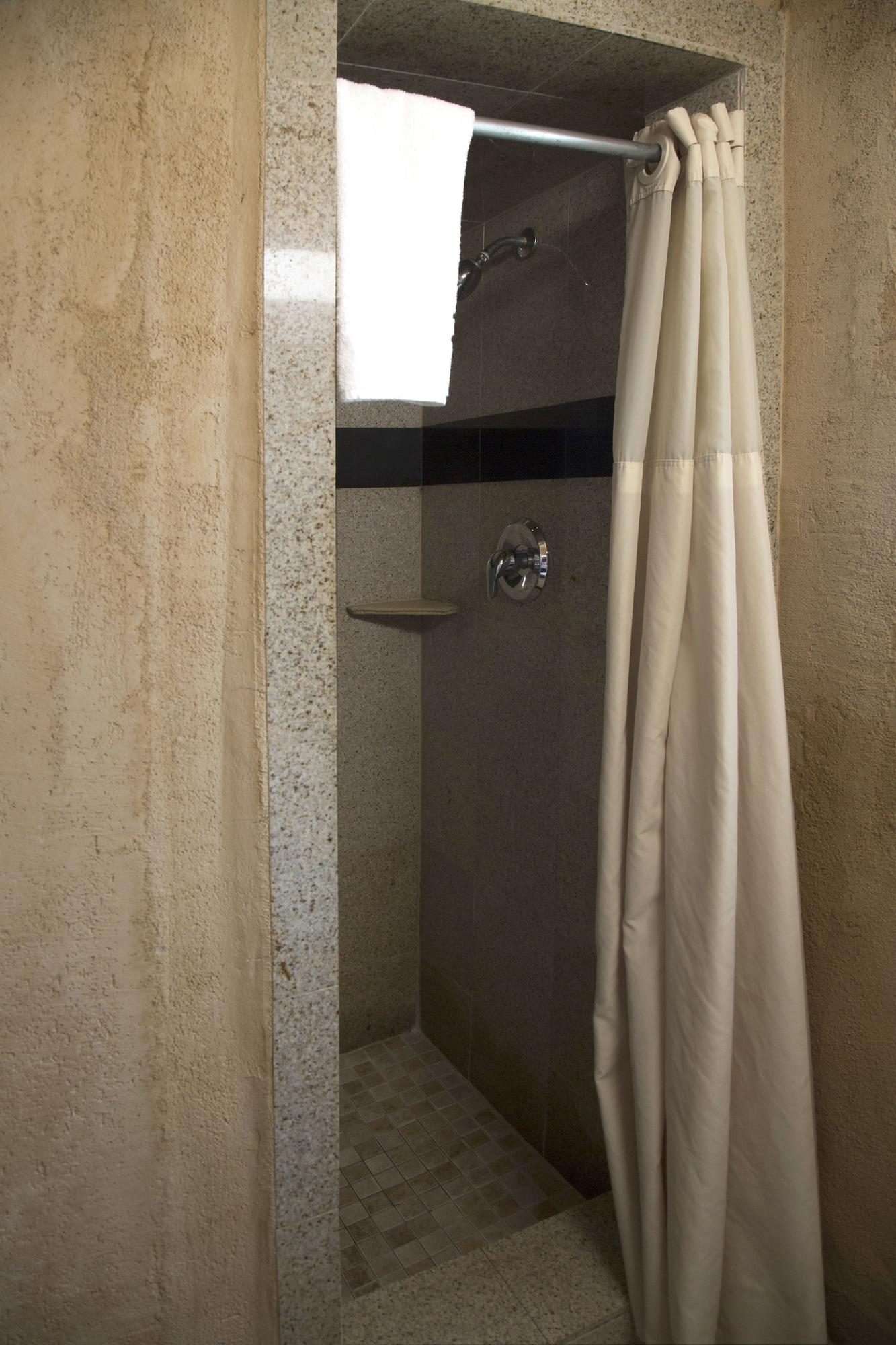 Harbor Inn & Suites Oceanside Esterno foto