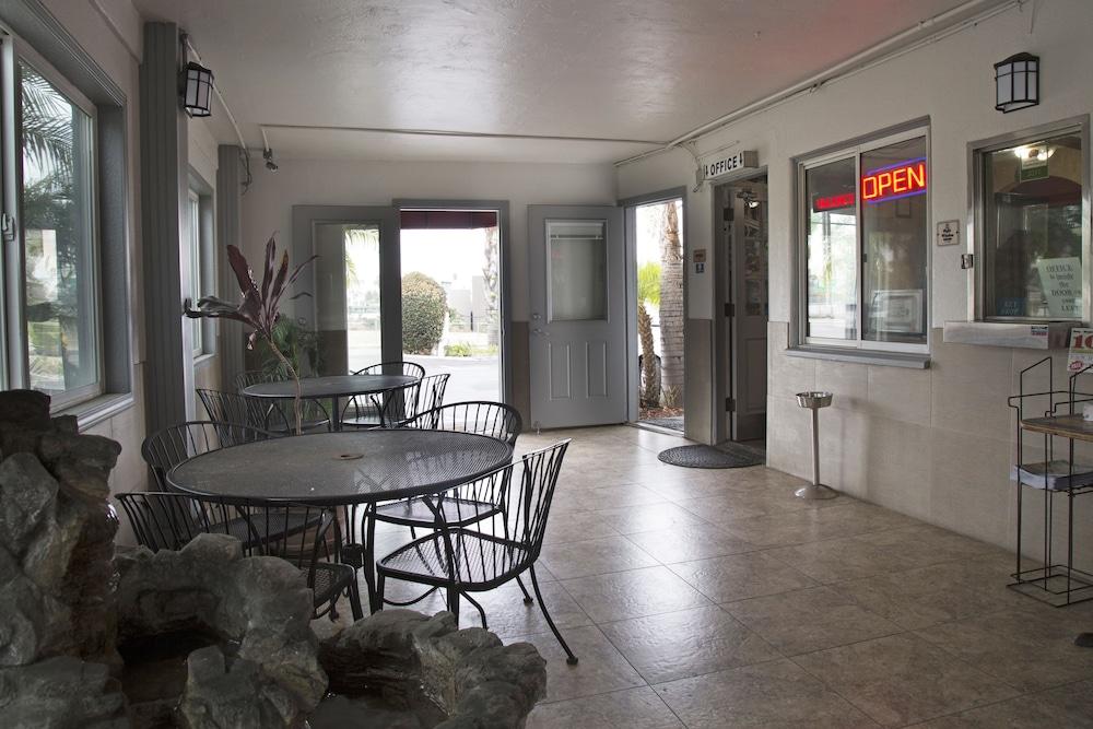 Harbor Inn & Suites Oceanside Esterno foto