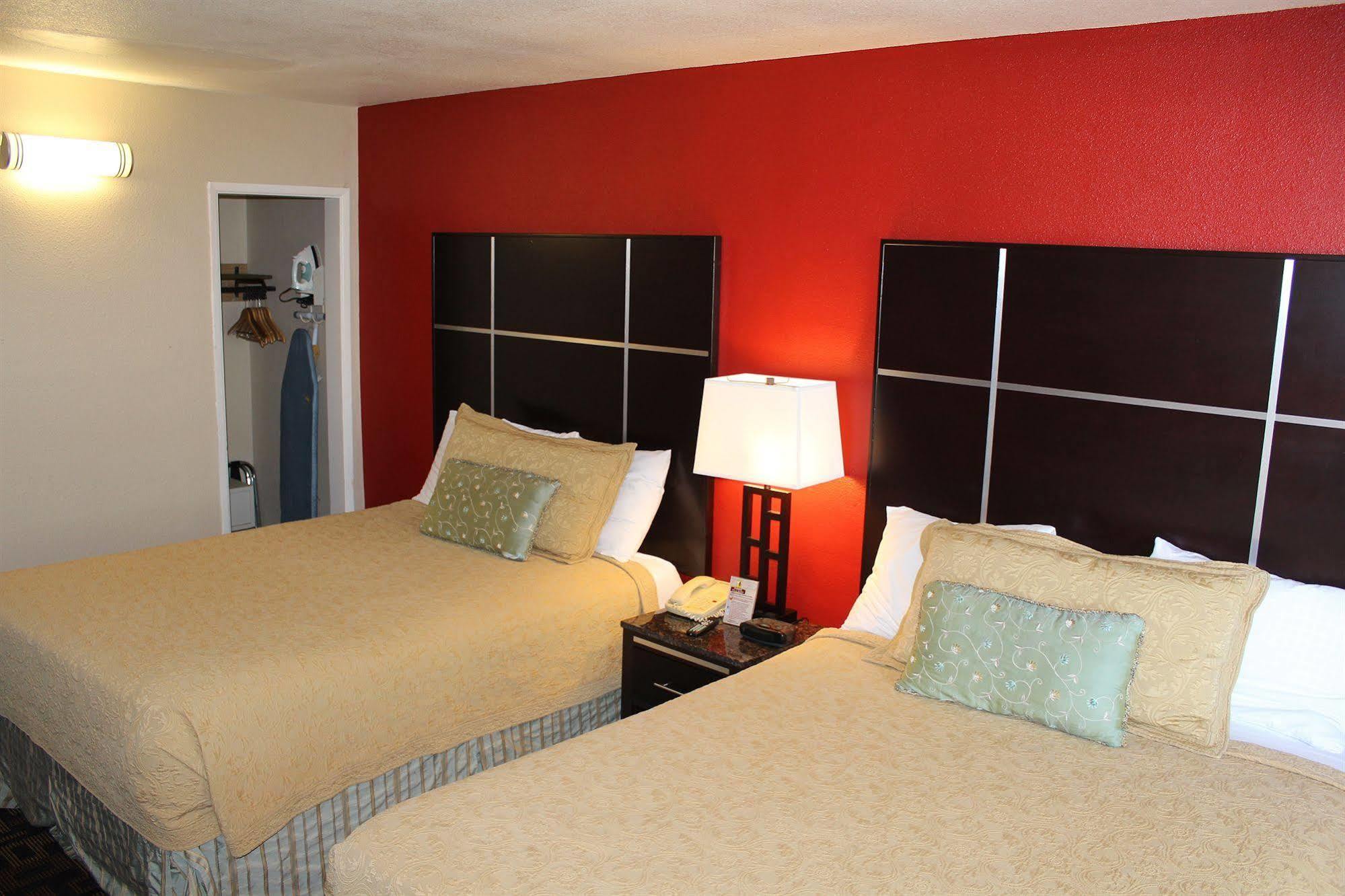 Harbor Inn & Suites Oceanside Esterno foto