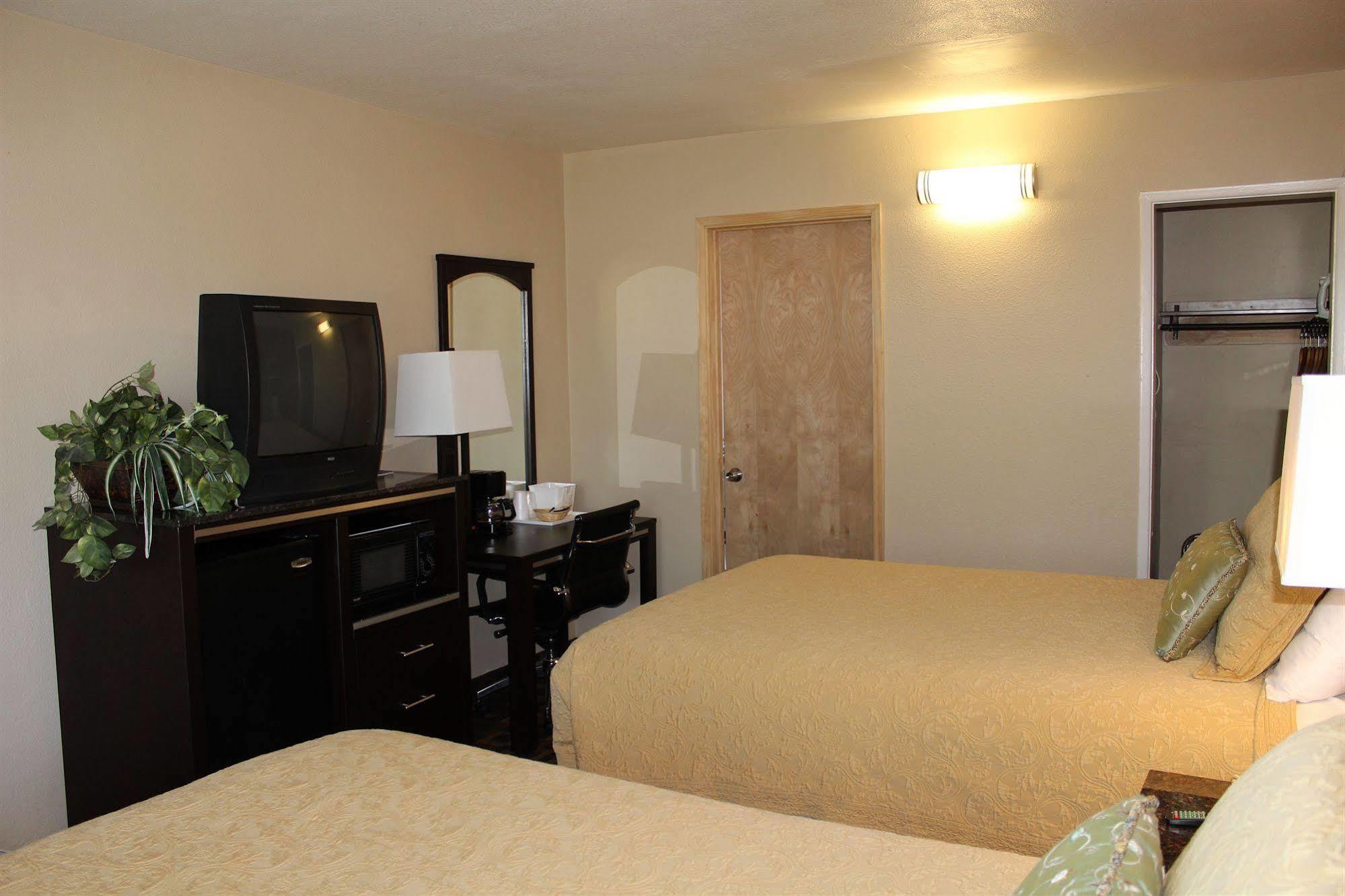 Harbor Inn & Suites Oceanside Esterno foto