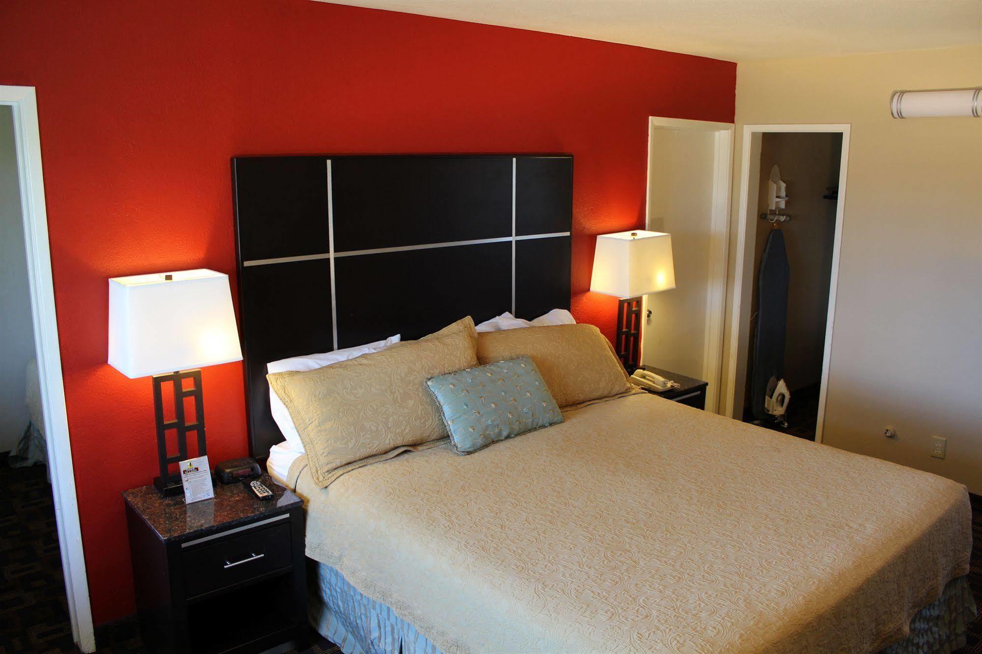 Harbor Inn & Suites Oceanside Esterno foto