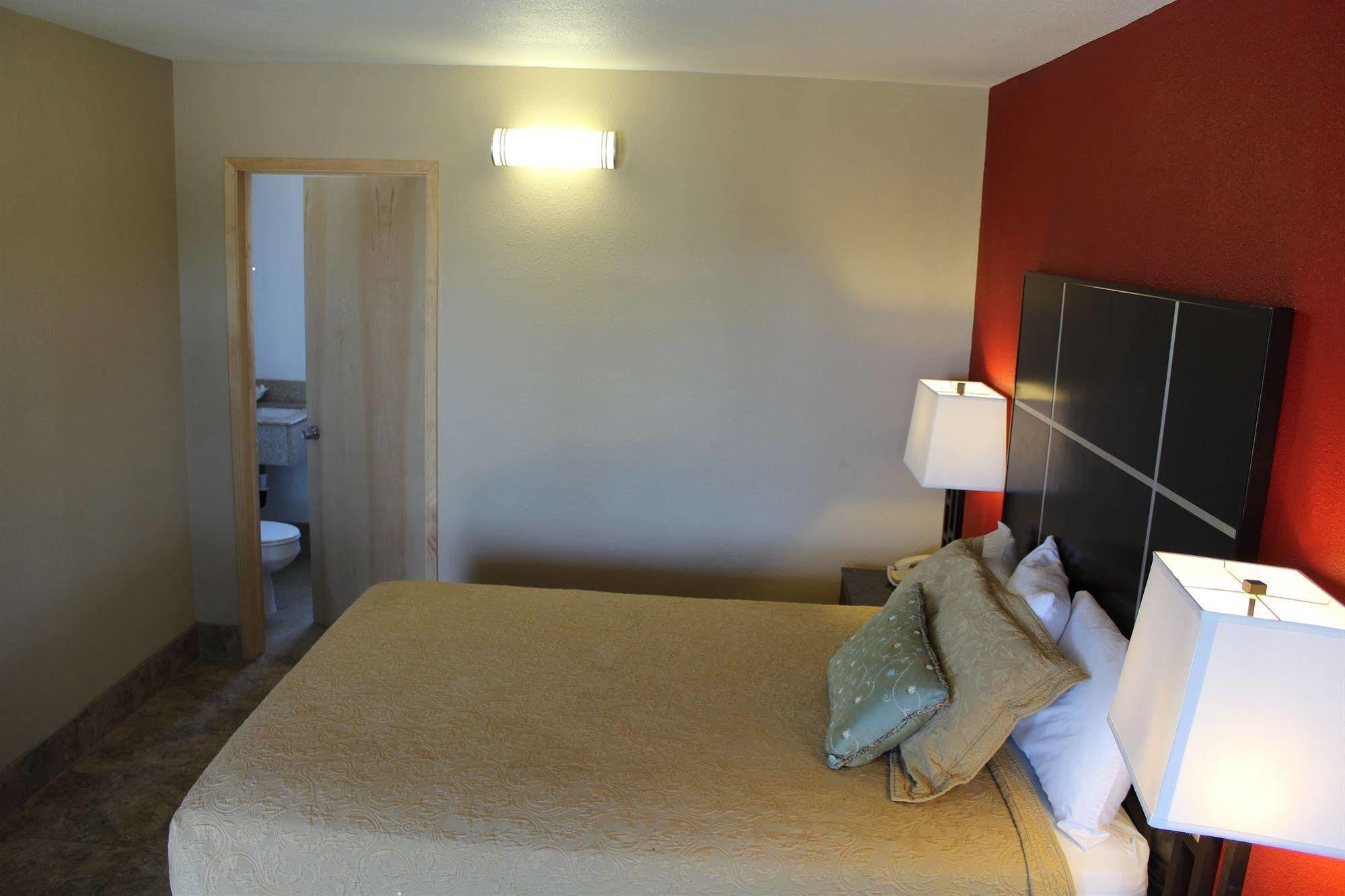 Harbor Inn & Suites Oceanside Esterno foto
